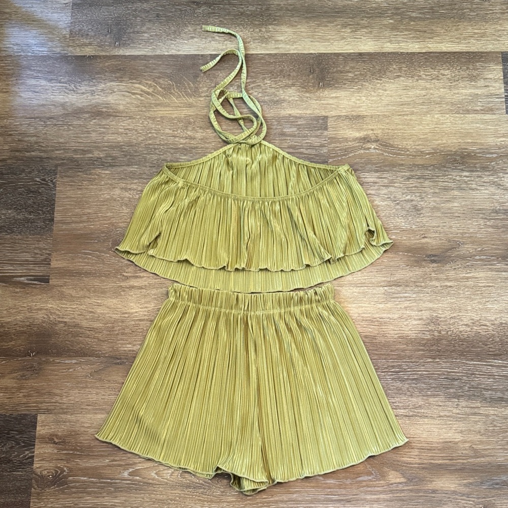 Pleated Halter Top and Shorts Set in Green - Picture 2 of 5